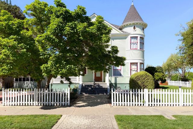 712 West Street, Hollister, CA 95023