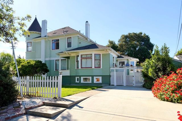 712 West Street, Hollister, CA 95023