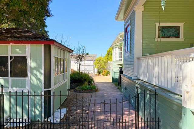712 West Street, Hollister, CA 95023