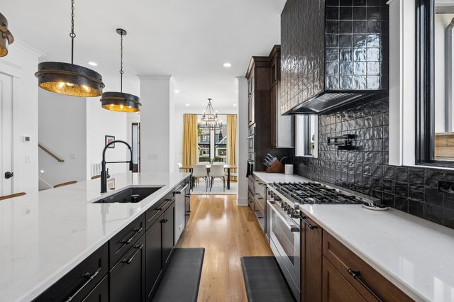1012 Lawrence Ave, Nashville, TN 37204