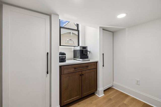 1012 Lawrence Ave, Nashville, TN 37204