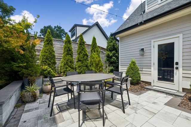 1012 Lawrence Ave, Nashville, TN 37204