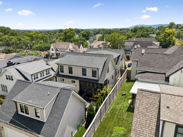 1012 Lawrence Ave, Nashville, TN 37204