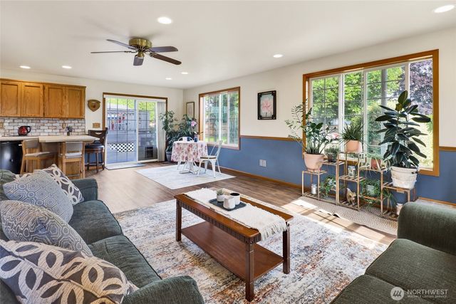 1048 Edgewater Lane, Lynden, WA 98264