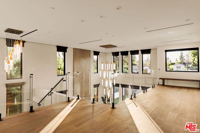 4528 Matilija Avenue, Sherman Oaks, CA 91423