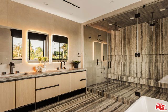 4528 Matilija Avenue, Sherman Oaks, CA 91423