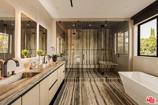 4528 Matilija Avenue, Sherman Oaks, CA 91423