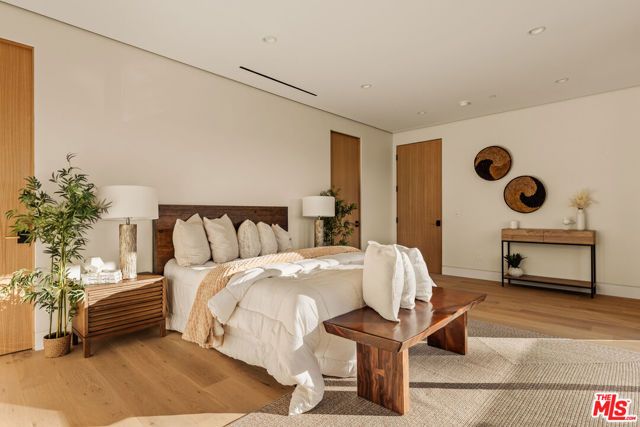 4528 Matilija Avenue, Sherman Oaks, CA 91423