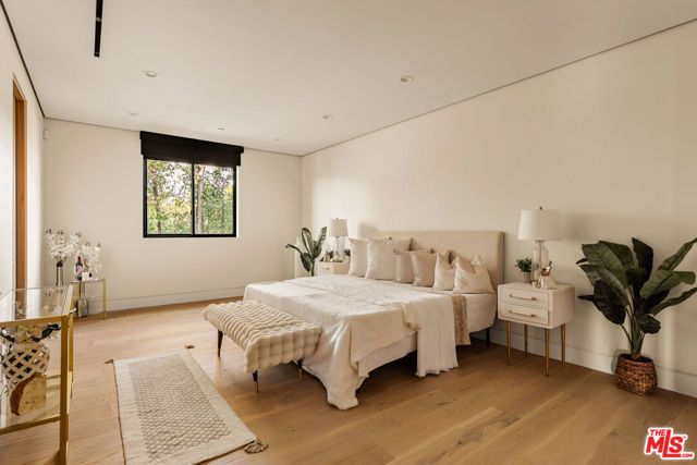 4528 Matilija Avenue, Sherman Oaks, CA 91423