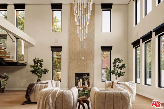 4528 Matilija Avenue, Sherman Oaks, CA 91423