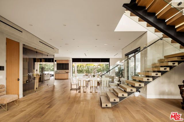 4528 Matilija Avenue, Sherman Oaks, CA 91423