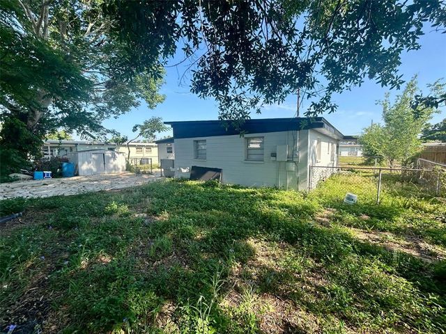 7615 LAVENDER LANE, Tampa, FL 33619