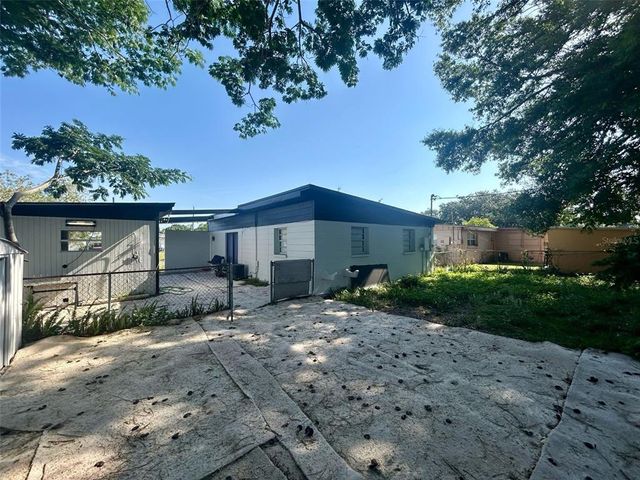 7615 LAVENDER LANE, Tampa, FL 33619