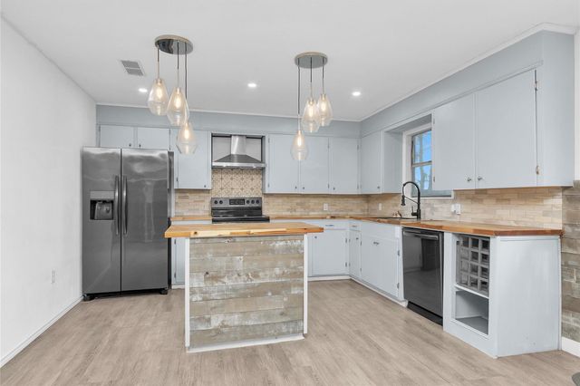 1314 Hooks Street, Crockett, TX 75835