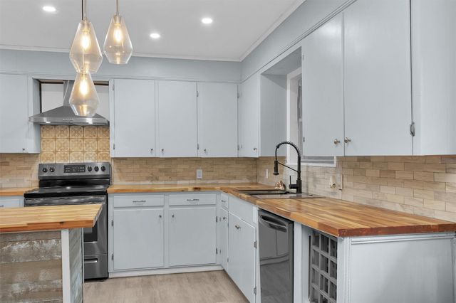 1314 Hooks Street, Crockett, TX 75835