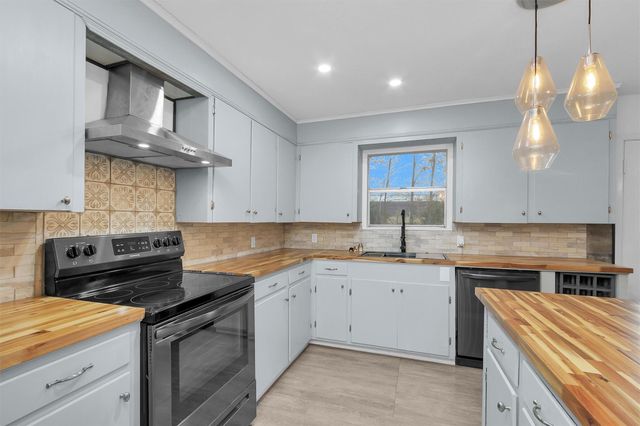 1314 Hooks Street, Crockett, TX 75835