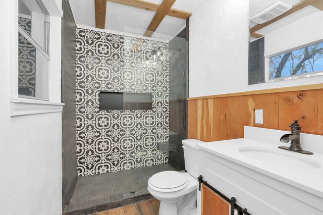 1314 Hooks Street, Crockett, TX 75835