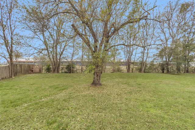 1314 Hooks Street, Crockett, TX 75835