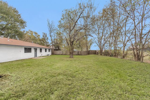 1314 Hooks Street, Crockett, TX 75835