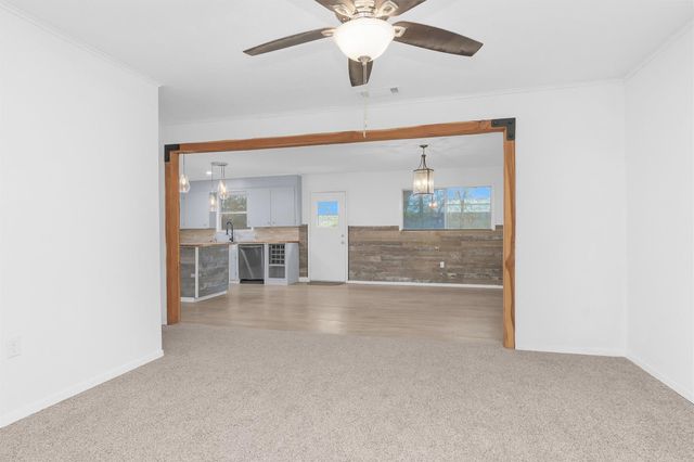 1314 Hooks Street, Crockett, TX 75835