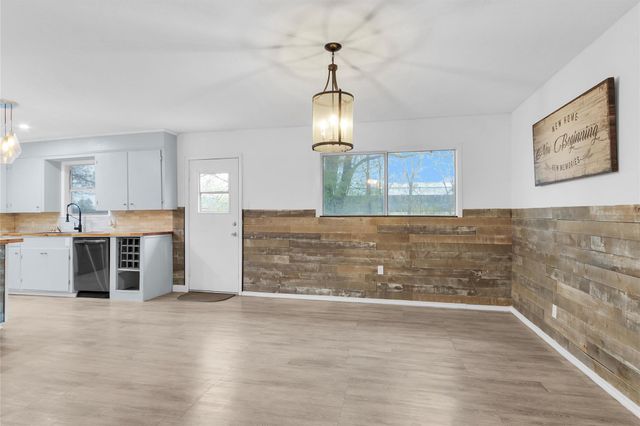 1314 Hooks Street, Crockett, TX 75835