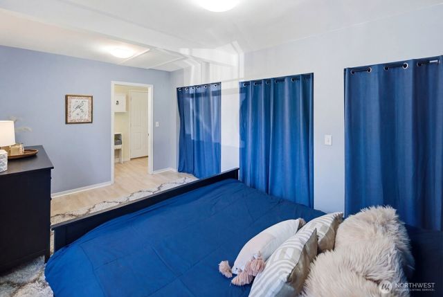 8554 NE 137th Pl, Kirkland, WA 98034