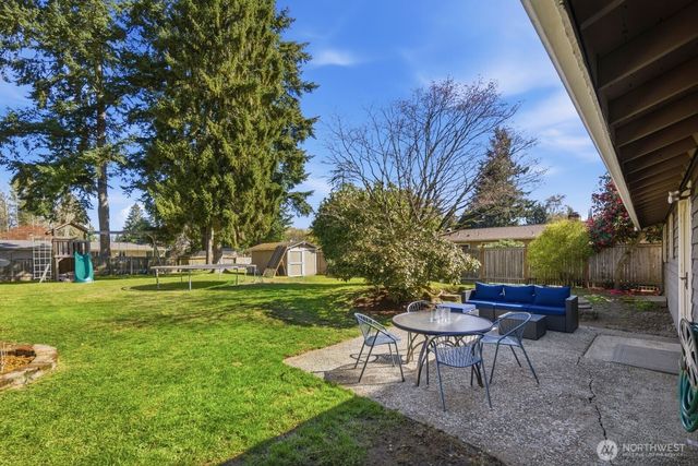 8554 NE 137th Pl, Kirkland, WA 98034