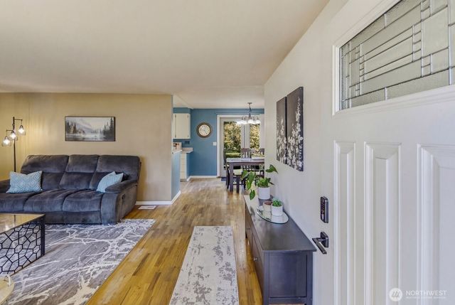 8554 NE 137th Pl, Kirkland, WA 98034