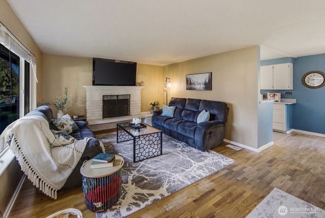 8554 NE 137th Pl, Kirkland, WA 98034