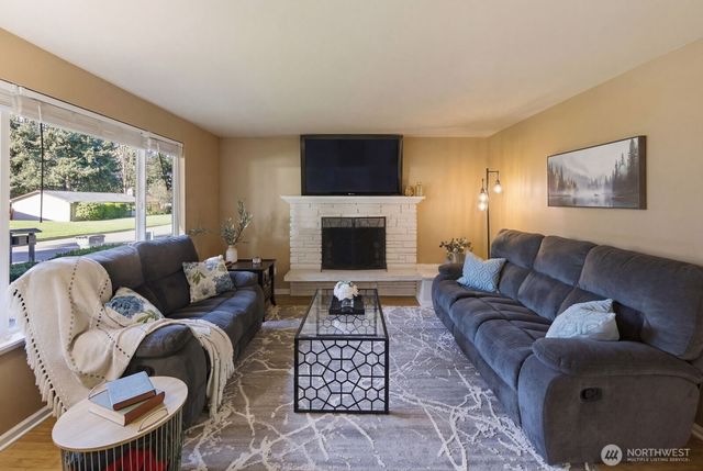 8554 NE 137th Pl, Kirkland, WA 98034