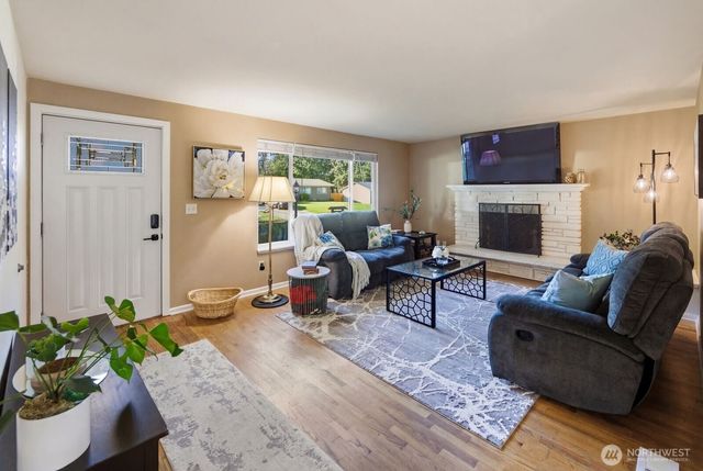 8554 NE 137th Pl, Kirkland, WA 98034