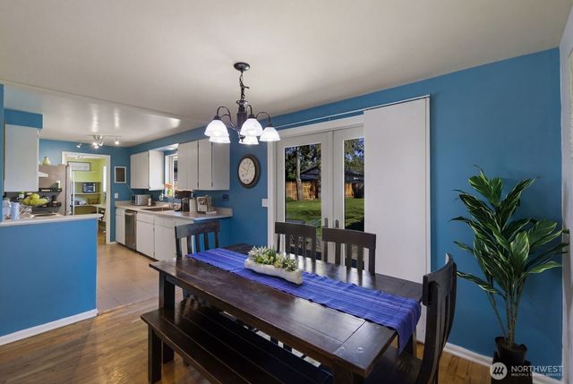 8554 NE 137th Pl, Kirkland, WA 98034