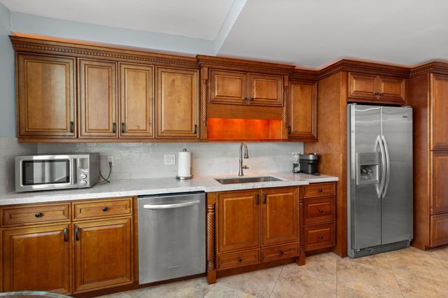 4280 Galt Ocean Drive 27D, Fort Lauderdale, FL 33308