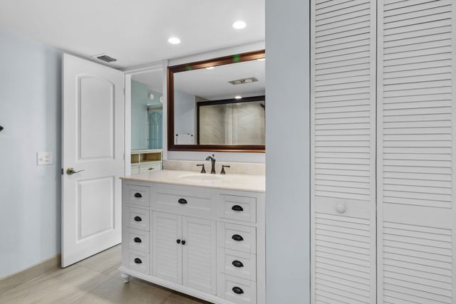 4280 Galt Ocean Drive 27D, Fort Lauderdale, FL 33308