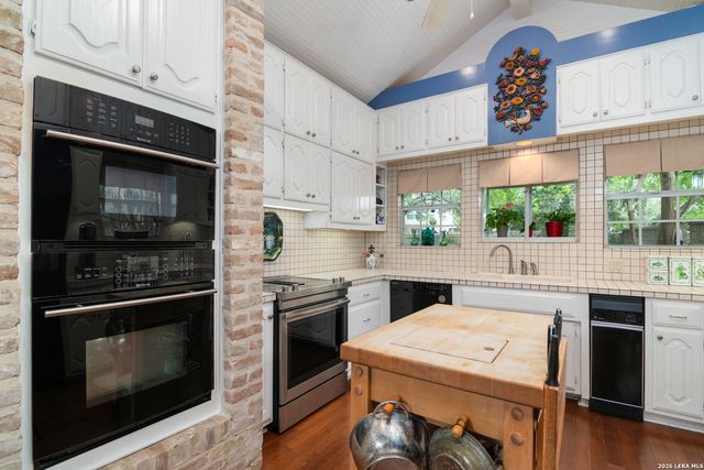 6 PLUM LN, San Antonio, TX 78218
