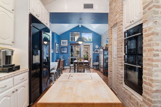6 PLUM LN, San Antonio, TX 78218