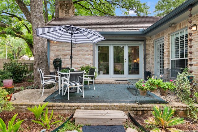 6 PLUM LN, San Antonio, TX 78218