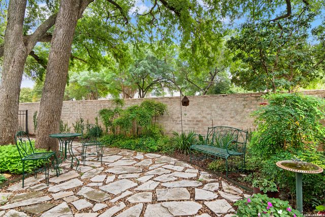 6 PLUM LN, San Antonio, TX 78218