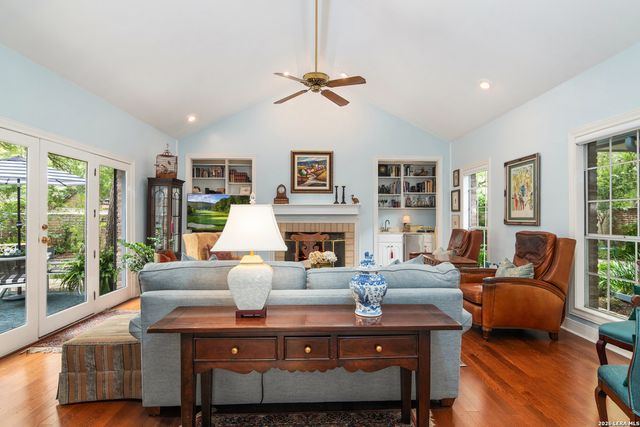 6 PLUM LN, San Antonio, TX 78218