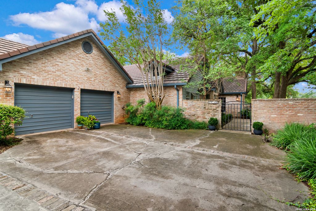 6 PLUM LN, San Antonio, TX 78218