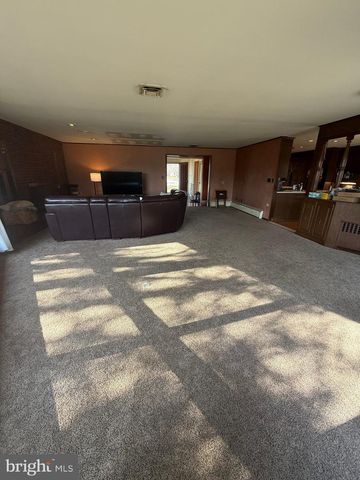 375 SCHOOLHOUSE RD, West Grove, PA 19390