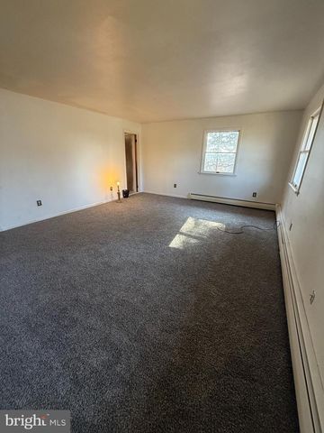 375 SCHOOLHOUSE RD, West Grove, PA 19390