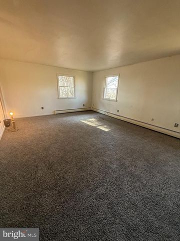 375 SCHOOLHOUSE RD, West Grove, PA 19390