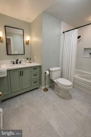 375 SCHOOLHOUSE RD, West Grove, PA 19390