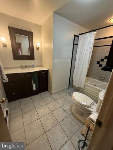 375 SCHOOLHOUSE RD, West Grove, PA 19390