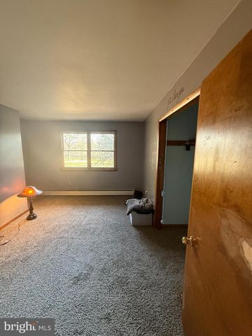 375 SCHOOLHOUSE RD, West Grove, PA 19390