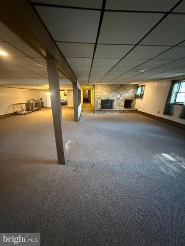 375 SCHOOLHOUSE RD, West Grove, PA 19390