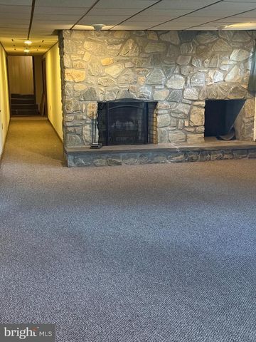 375 SCHOOLHOUSE RD, West Grove, PA 19390