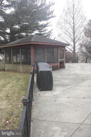 375 SCHOOLHOUSE RD, West Grove, PA 19390