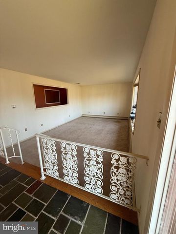 375 SCHOOLHOUSE RD, West Grove, PA 19390